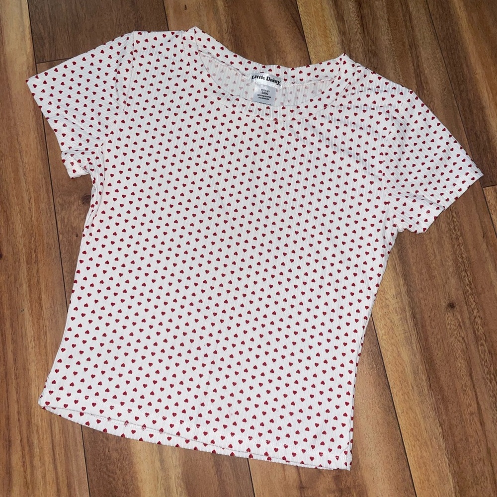 Little Daisy White Tee with Red Heart Pattern
